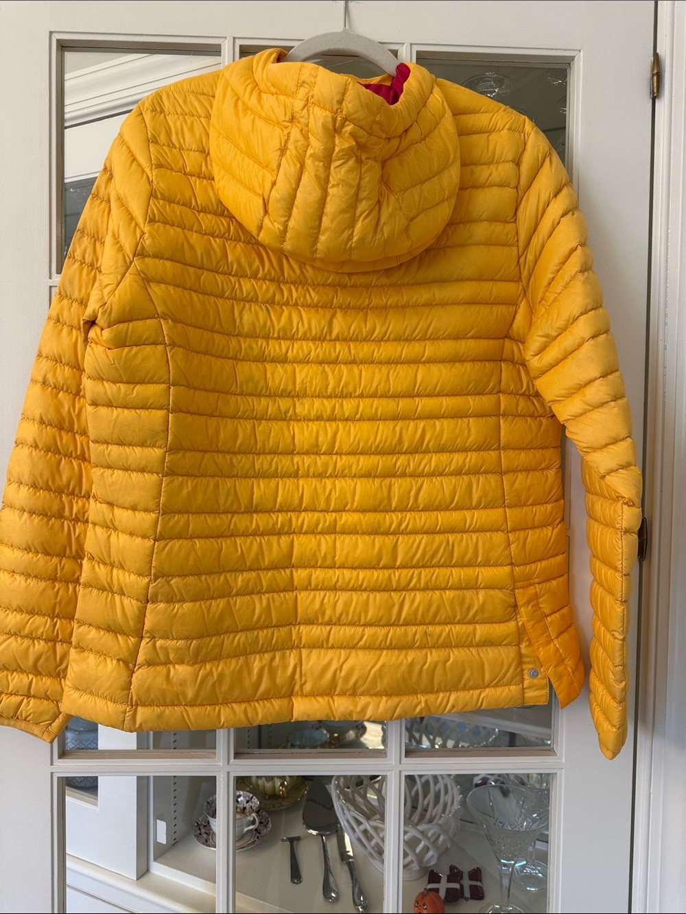 Stio Yellow Quilted Packable Hooded Puffer Pullover with Red Trim - Picture 4 of 6
